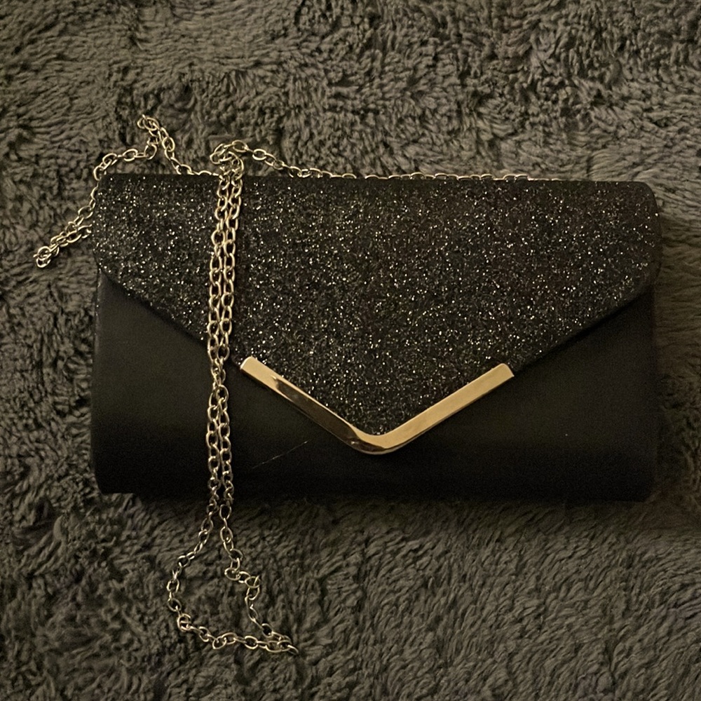 Black clutch